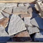 ModernCreamSandstoneWallCladdingNaturalSplit FaceStoneVeneerIrregularLoose，ForExteriorInteriorDecorationHoned 2